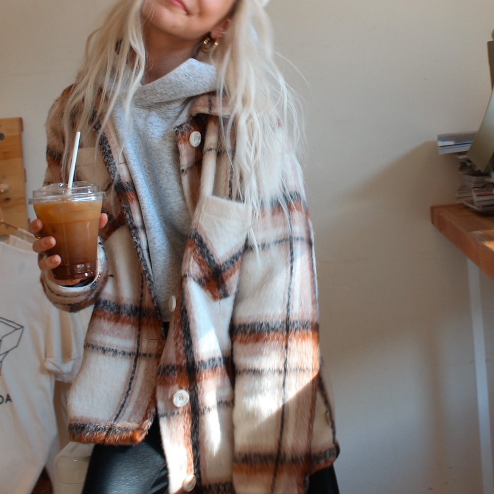 Hollister Oversized Cream & Brown Plaid Jacket